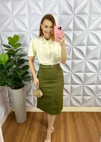 Camisa Crepe de Seda Com Laço Na Gola E Strass Silvia - Areia - Milla Chic