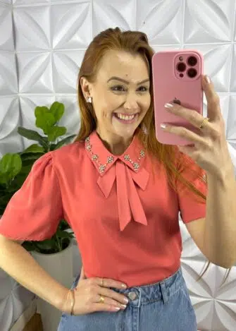 Camisa Crepe de Seda Com Laço Na Gola E Strass Silvia - Salmão - Milla Chic