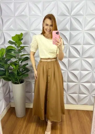 Saia Alfaiataria Mídi Com Botões Encapados Fernanda - Caramelo - Milla Chic