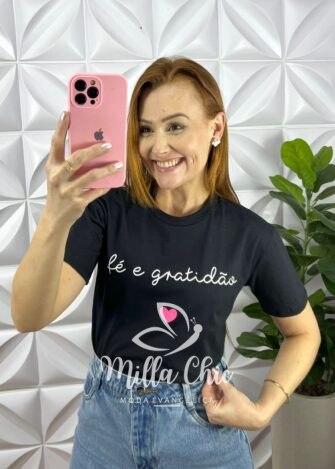 Tshirt De Malha de Algodão Com Frase Silcada Laila - Preto - Milla Chic