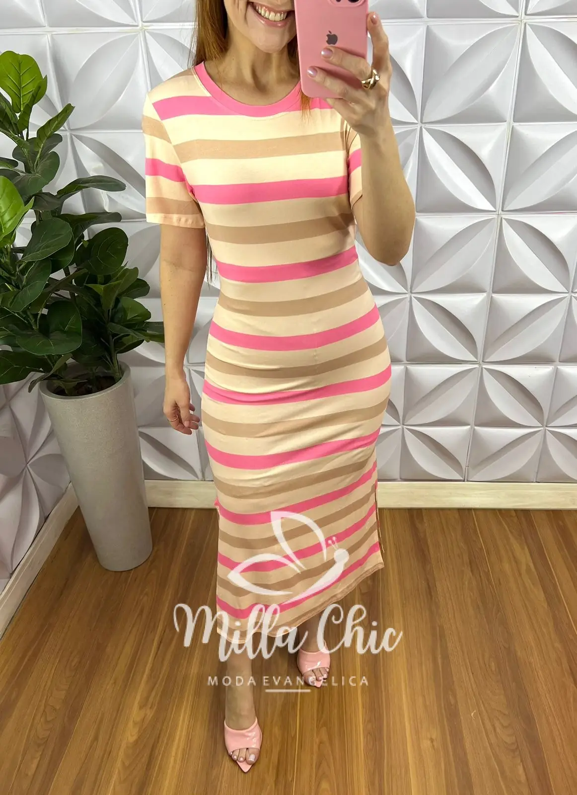 Vestido Viscolycra Listrado Mídi Com Fenda Larissa – Rosa e Marrom – Milla Chic Vestido Viscolycra Listrado Mídi Com Fenda Larissa - Rosa e Marrom - Milla Chic