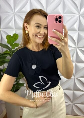Blusa Com Aplicação de Flor No Viscolycra Florença - Preta - Milla Chic