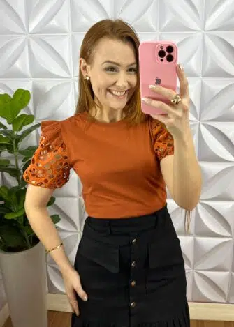 Blusa Malha De Algodão Com Manga Renda Crochê Deivilane - Areia - Milla Chic