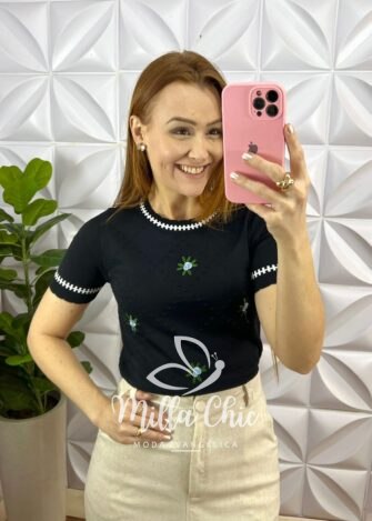Blusa Tricot Com Bordado Floral Viviane - Preta - Milla Chic