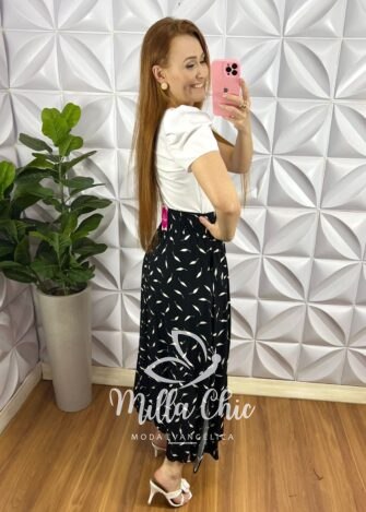 Saia Viscose Com Lastex Na Cintura E Fenda Lateral Leticia - Preta - Milla Chic