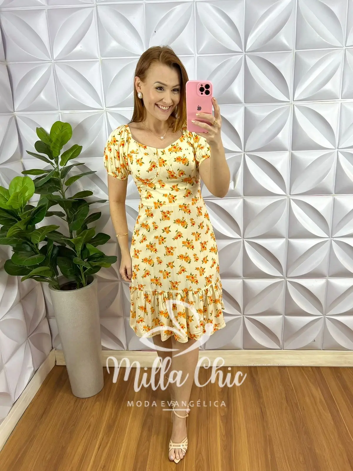 Vestido Viscolinho Curto Com Bojo Estampado Emily – Amarelo – Milla Chic Vestido Viscolinho Curto Com Bojo Estampado Emily - Amarelo - Milla Chic