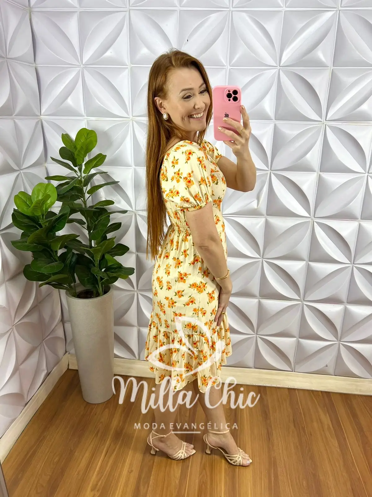 Vestido Viscolinho Curto Com Bojo Estampado Emily – Amarelo – Milla Chic Vestido Viscolinho Curto Com Bojo Estampado Emily - Amarelo - Milla Chic