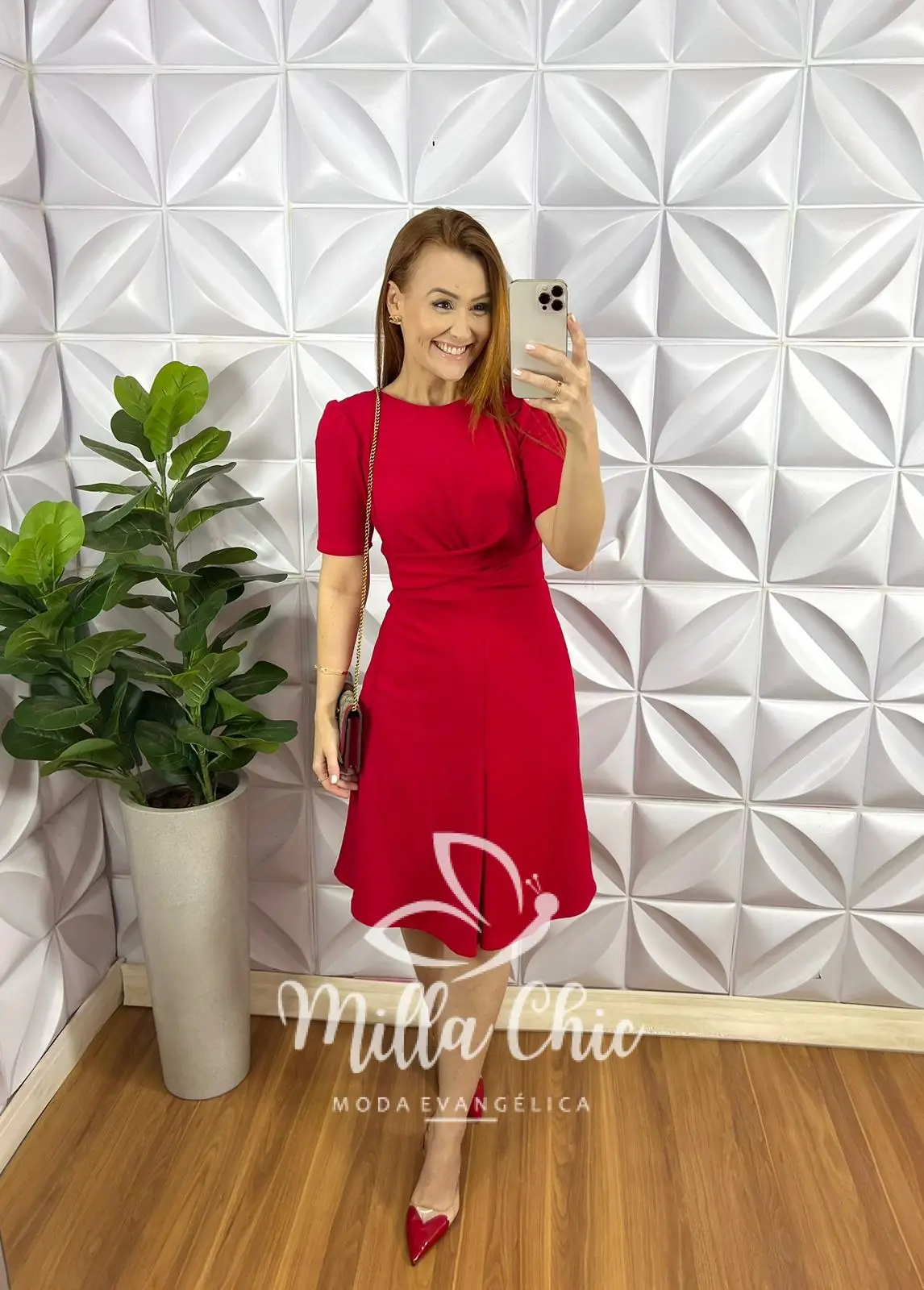 Vestido Anarruga Com Torção No Busto Lanna – Vermelho – Milla Chic Vestido Anarruga Com Torção No Busto Lanna - Vermelho - Milla Chic