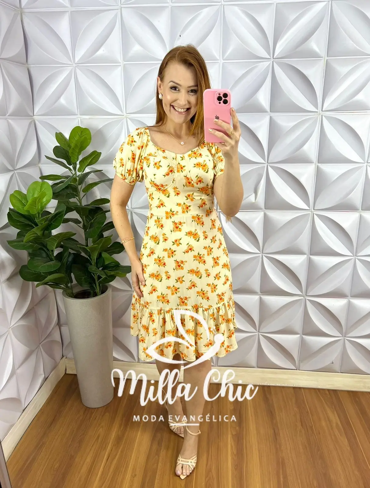 Vestido Viscolinho Curto Com Bojo Estampado Emily – Amarelo – Milla Chic Vestido Viscolinho Curto Com Bojo Estampado Emily - Amarelo - Milla Chic
