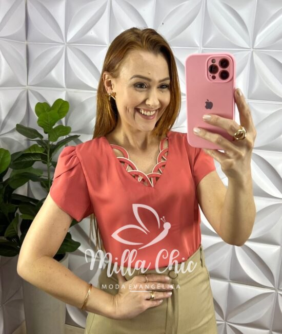 Blusa Crepe Acetinado Detalhe De Fitagem No Decote Zélia - Coral - Milla Chic