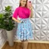 Saia Envelope Crepinho Forrada Caimento Godê Lara - Azul Com Rosa - Milla Chic