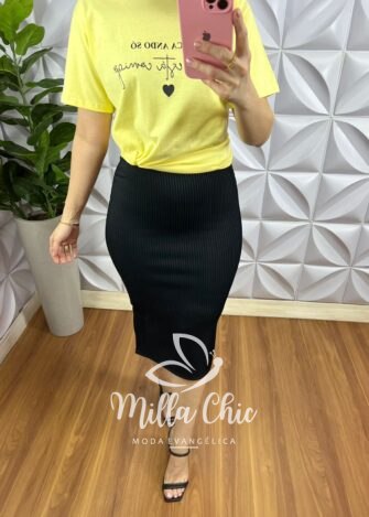 Tshirt De Malha de Algodão Com Frase Silcada Nunca Ando Só - Manteiga - Milla Chic