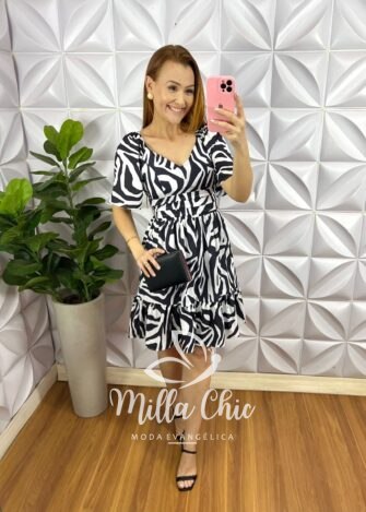 Vestido Crepe Chiffon Curto Manga Raglan Estampado Celia - Preto e Branco - Milla Chic