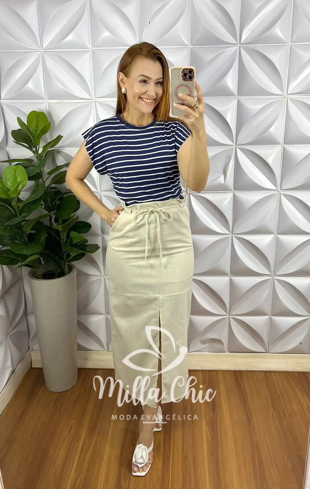 Saia Linhão Com Fenda Frontal e Fita Cinto Mídi Valeria – Areia – Milla Chic Saia Linhão Com Fenda Frontal e Fita Cinto Mídi Valeria - Areia - Milla Chic