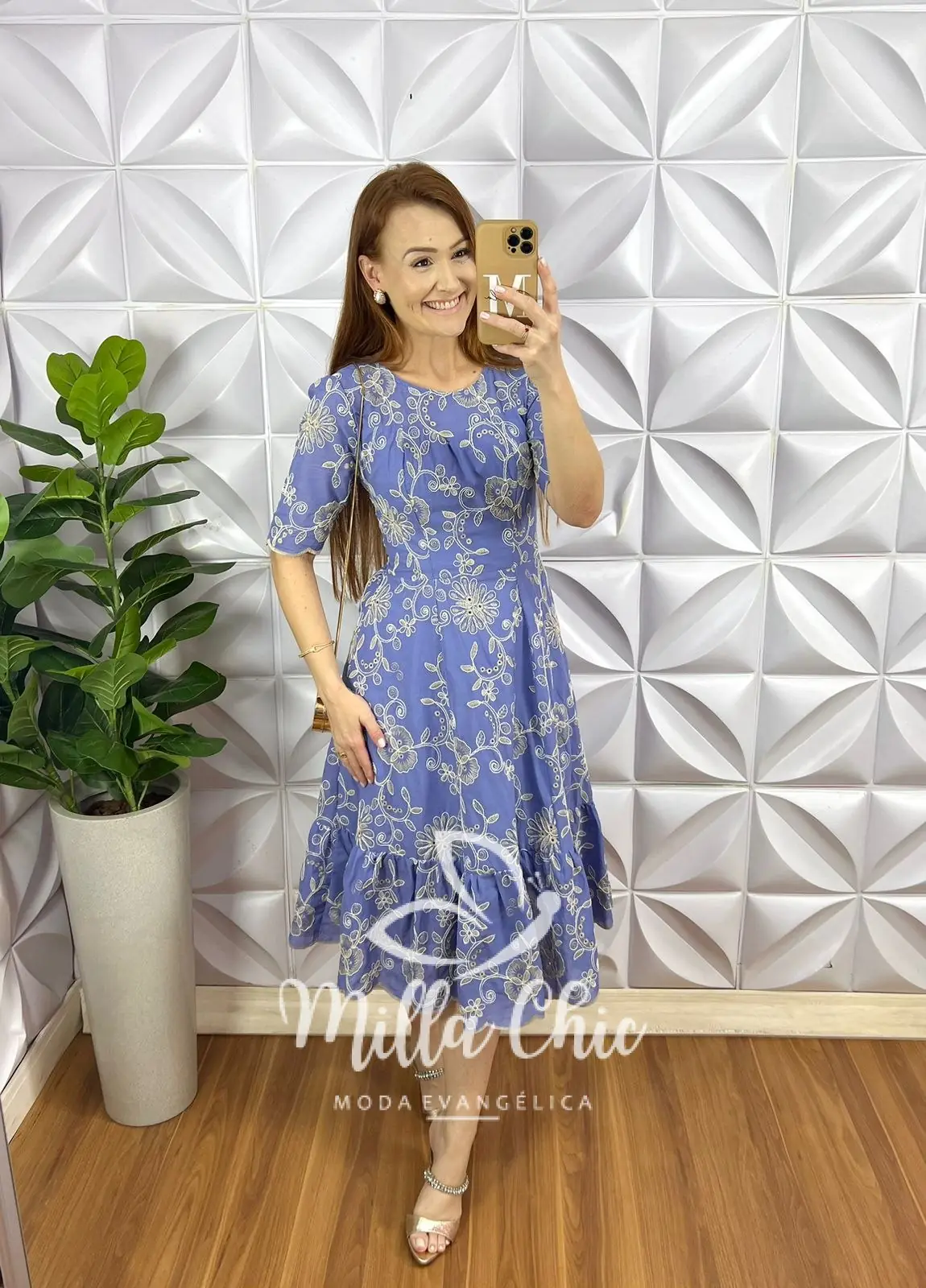 Vestido Leise Bordado 3D Manga 3/4 Mídi Evase Com Babado Na Barra Liza – Azul – Milla Chic Vestido Leise Bordado 3D Manga 3/4 Mídi Evase Com Babado Na Barra Liza - Azul - Milla Chic