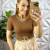 Blusa Tricot Modal Gola U Com Colar Corrente Dourada Estilo Crooped Larissa - Marrom - Milla Chic