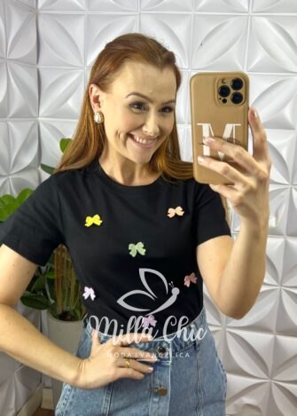 Blusa Tshirt Malha De Algodão Com Laços Bordado Coloridos Lara - Preto - Milla Chic