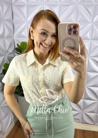 Camisa Cambraia De Linho Bordada Cropped Cassia - Manteiga - Milla Chic