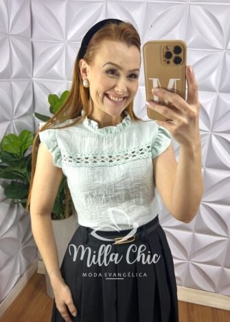 Saia Alfaiataria Com Pregas Estilo Colegial Zíper Nas Costa Cinto Fivela Dourada Alice - Preto - Milla Chic