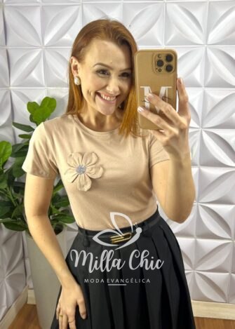 Saia Alfaiataria Com Pregas Estilo Colegial Zíper Nas Costa Cinto Fivela Dourada Alice - Preto - Milla Chic