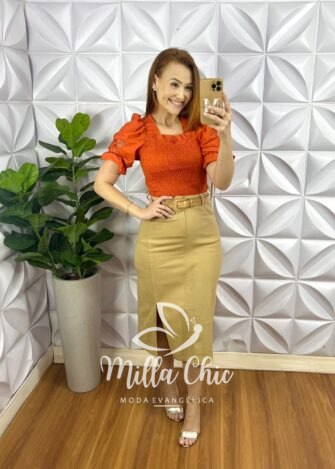 Saia Jeans Sarjada Midi Com Fenda Lateral Cinto com Detalhes Dourado Carla - Caqui - Milla Chic