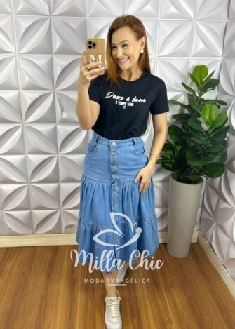 Tshirt De Malha de Algodão Com Frase Silcada Deus E Bom - Preta - Milla Chic