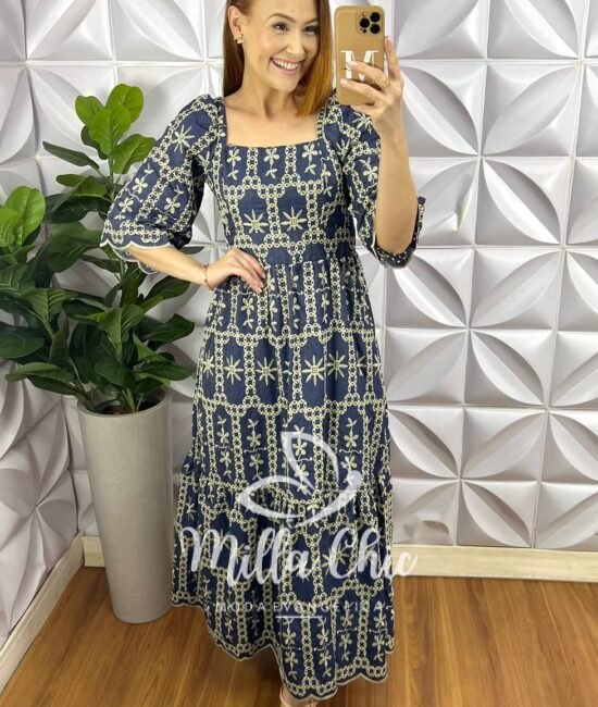 Vestido Jeans Bordado Manga 3/4 Decote Quadrado Longo Com Babada Na Barra Silene - Jeans Escuro - Milla Chic