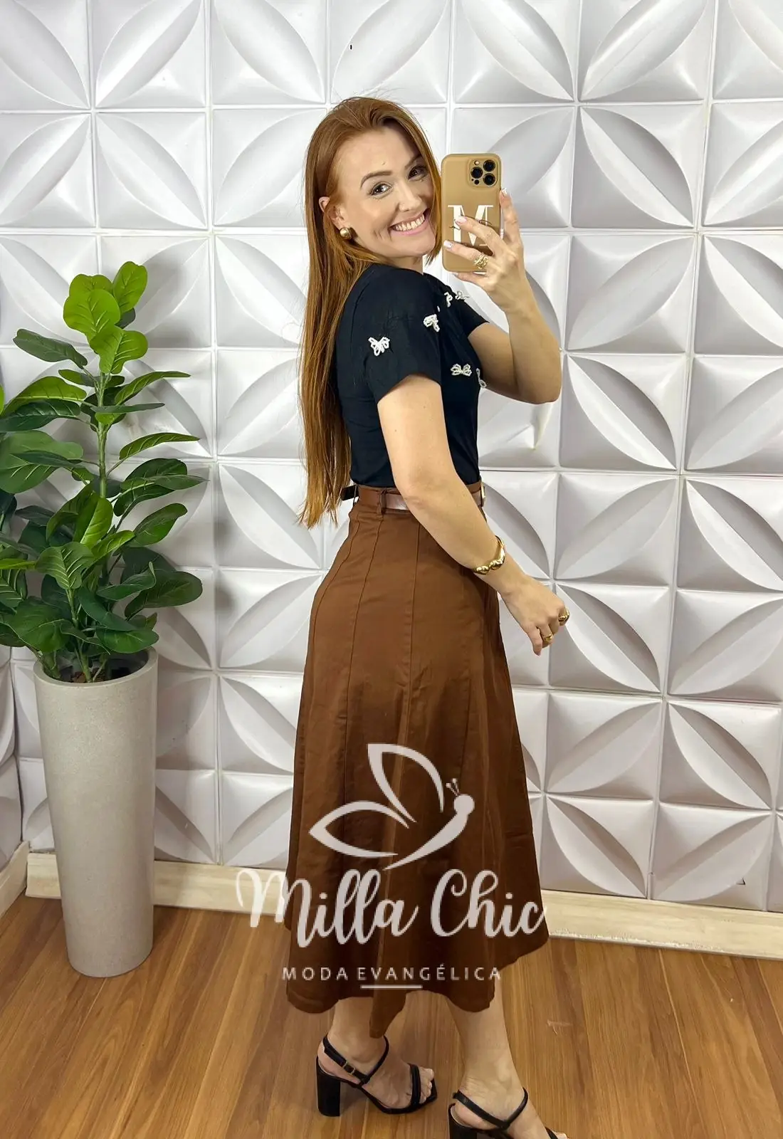 Blusa Tshirt Malha De Algodão Com Aplicação de Laços de Perola Zilda – Preta – Milla Chic Blusa Tshirt Malha De Algodão Com Aplicação de Laços de Perola Zilda - Preta - Milla Chic