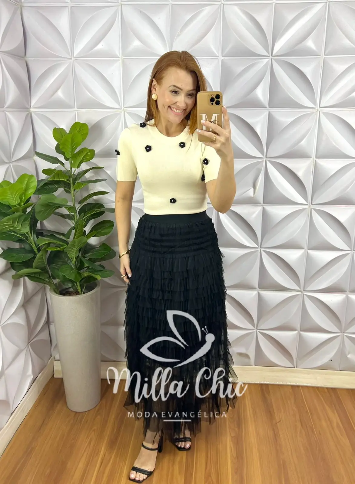 Saia Tule Elástico Na Cintura Longa Toda Em Camadas De Babadinhos Forrada Felícia – Preto – Milla Chic Saia Tule Elástico Na Cintura Longa Toda Em Camadas De Babadinhos Forrada Felícia - Preto - Milla Chic