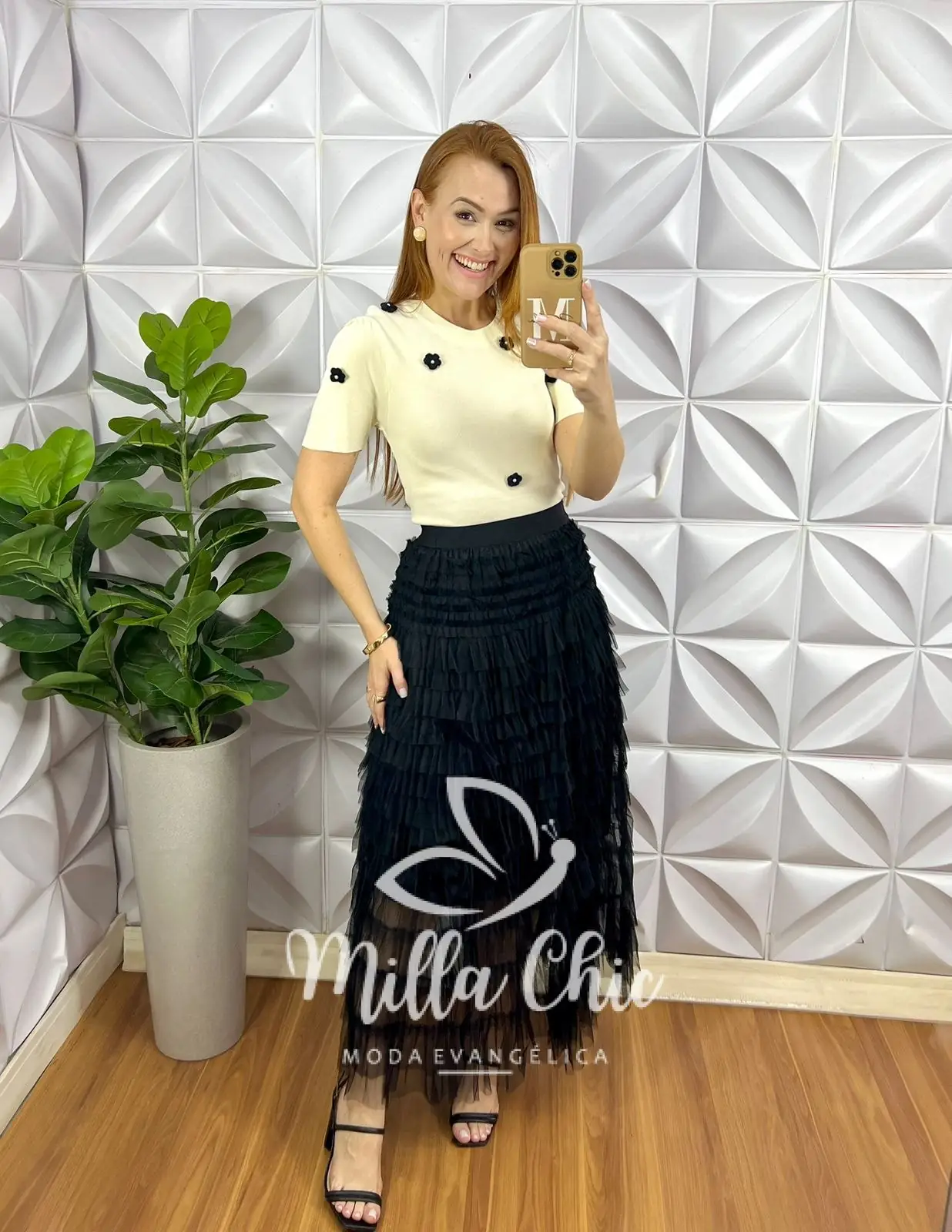 Saia Tule Elástico Na Cintura Longa Toda Em Camadas De Babadinhos Forrada Felícia – Preto – Milla Chic Saia Tule Elástico Na Cintura Longa Toda Em Camadas De Babadinhos Forrada Felícia - Preto - Milla Chic
