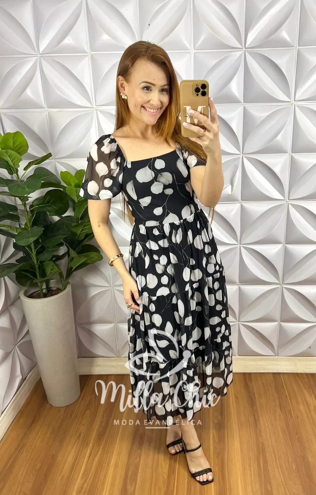Vestido Tule Mídi Com Lastex Nas Costas Estampado Margarida – Preto – Milla Chic Vestido Tule Mídi Com Lastex Nas Costas Estampado Margarida - Preto - Milla Chic