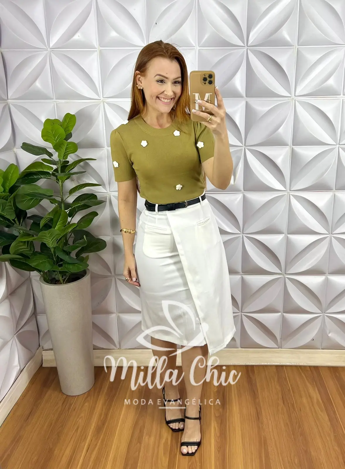 Blusa Tricot Modal Com Gola Marcada Aplicação de Flores Bordadas Holambra – Verde – Milla Chic Blusa Tricot Modal Com Gola Marcada Aplicação de Flores Bordadas Holambra - Verde - Milla Chic