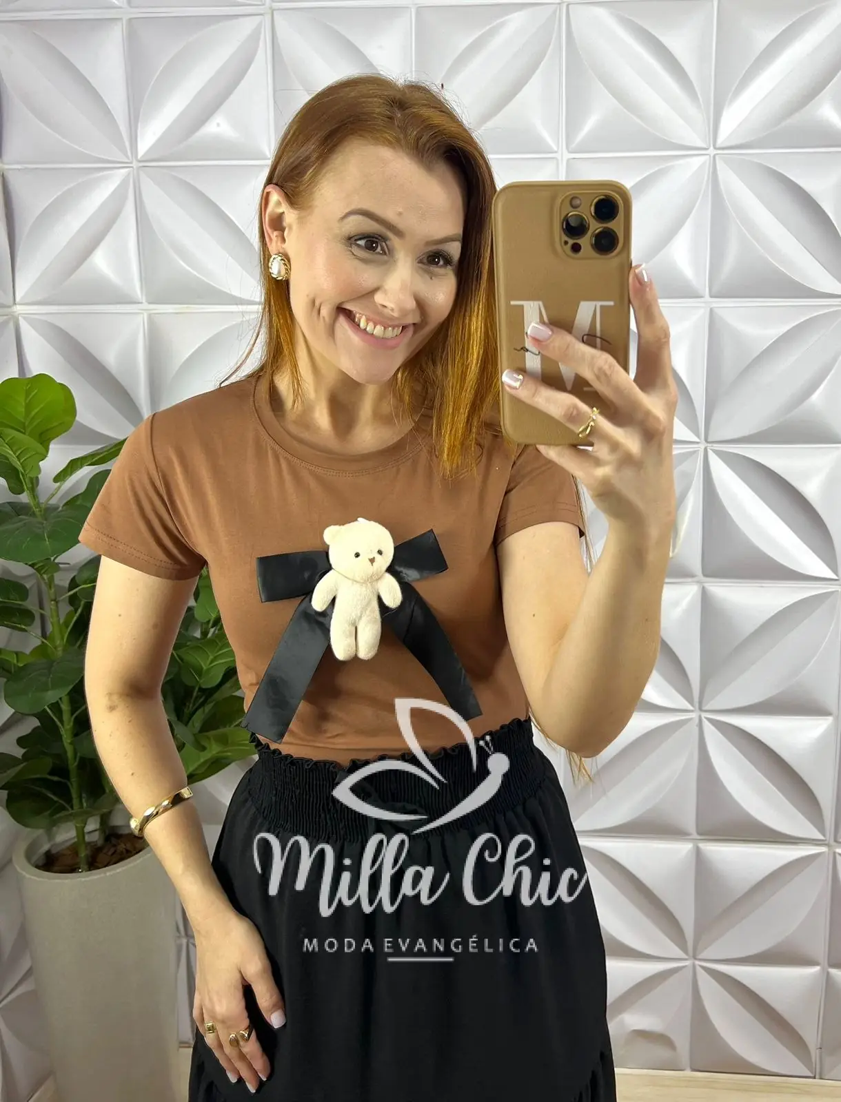 Blusa Tshirt Malha De Algodão Com Aplicação de Laço e Ursinho Úrsula – Marrom – Milla Chic Blusa Tshirt Malha De Algodão Com Aplicação de Laço e Ursinho Úrsula - Marrom - Milla Chic
