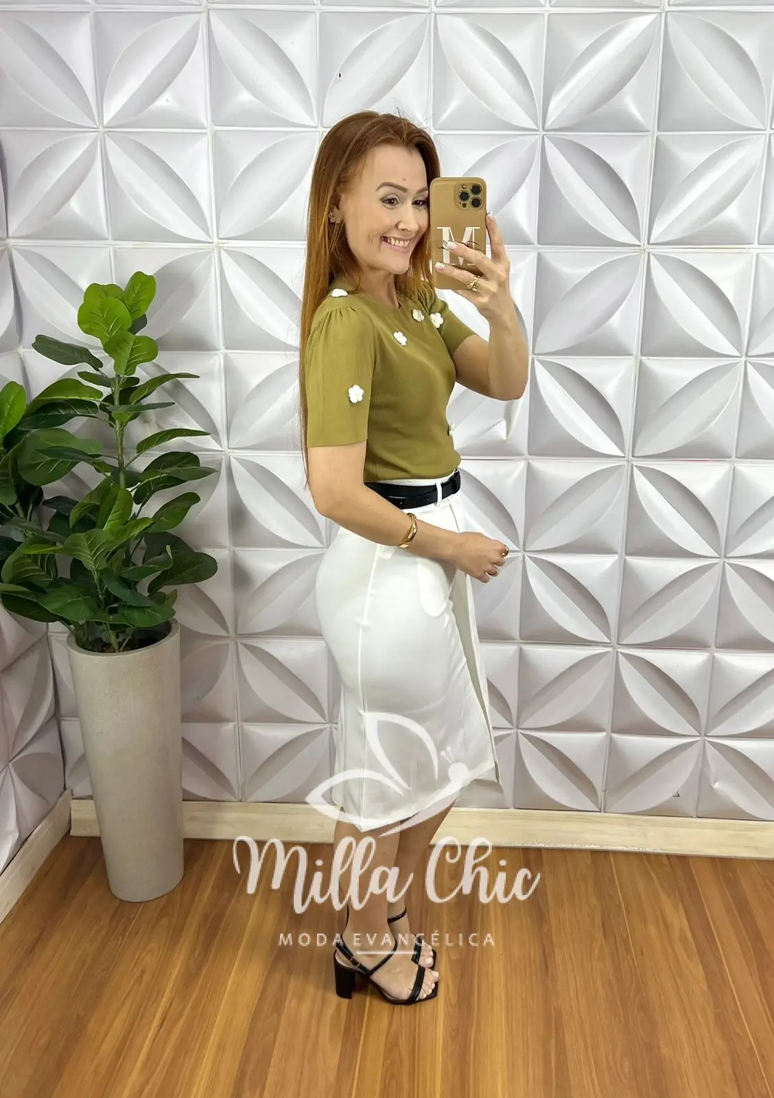 Blusa Tricot Modal Com Gola Marcada Aplicação de Flores Bordadas Holambra – Verde – Milla Chic Blusa Tricot Modal Com Gola Marcada Aplicação de Flores Bordadas Holambra - Verde - Milla Chic