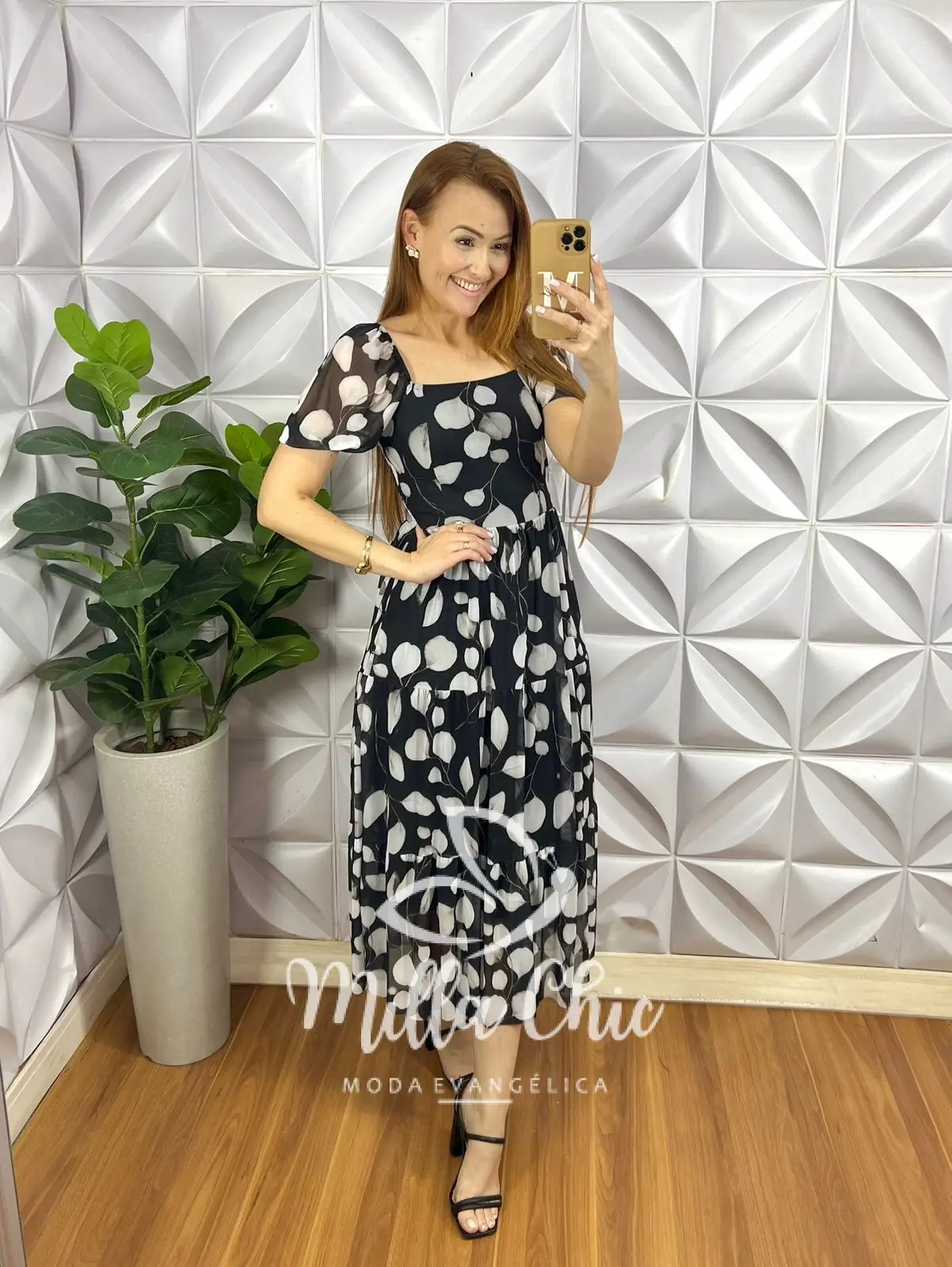 Vestido Tule Mídi Com Lastex Nas Costas Estampado Margarida – Preto – Milla Chic Vestido Tule Mídi Com Lastex Nas Costas Estampado Margarida - Preto - Milla Chic