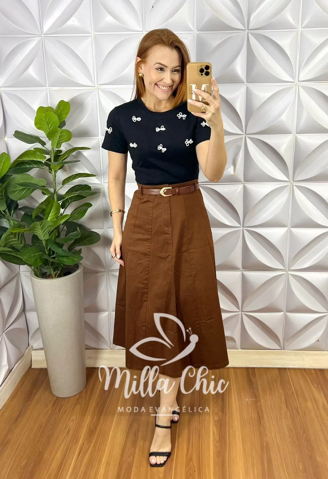 Blusa Tshirt Malha De Algodão Com Aplicação de Laços de Perola Zilda – Preta – Milla Chic Blusa Tshirt Malha De Algodão Com Aplicação de Laços de Perola Zilda - Preta - Milla Chic