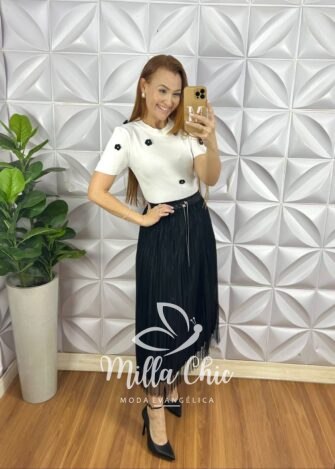 Blusa Tricot Modal Com Gola Marcada Aplicação de Flores Bordadas Holambra - Branca - Milla Chic