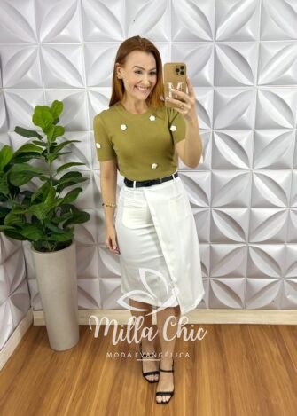 Blusa Tricot Modal Com Gola Marcada Aplicação de Flores Bordadas Holambra - Verde - Milla Chic