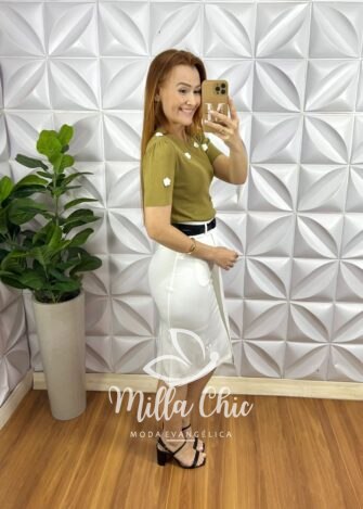 Blusa Tricot Modal Com Gola Marcada Aplicação de Flores Bordadas Holambra - Verde - Milla Chic