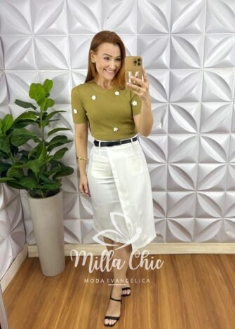 Blusa Tricot Modal Com Gola Marcada Aplicação de Flores Bordadas Holambra - Verde - Milla Chic