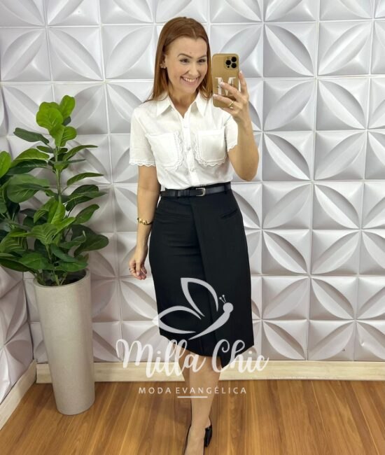 Blusa Tricot Modal Com Gola Marcada Aplicação de Flores Bordadas Holambra - Verde - Milla Chic