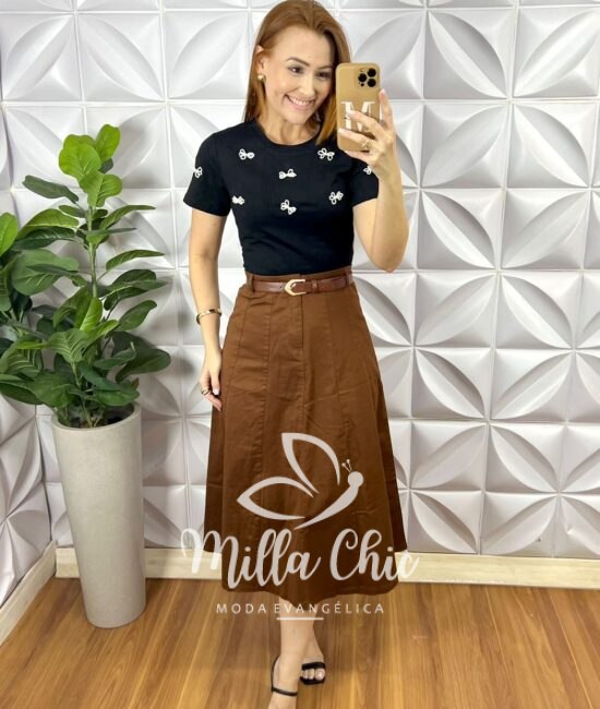 Blusa Tshirt Malha De Algodão Com Aplicação de Laços de Perola Zilda - Preta - Milla Chic