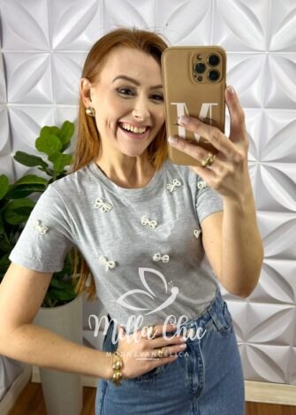 Milla Chic - millachic com br saia jeans com fendas laterais justa midi Saia Jeans Com Fendas Laterais Justa Mídi Com Zíper Gabriela - Jeans - Milla Chic