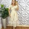 Vestido Crepinho Mídi Com Lastex Nas Costas Com Aplicação De Flor Querem - Areia - Milla Chic