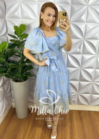 Vestido Lesie Bordado Manga Raglan Com Lastex Nas Costas Super Mídi Três Marias Samara - Azul Claro - Milla Chic