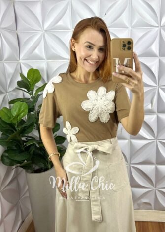Blusa Com Aplicação Crochê Marrom - Milla Chic