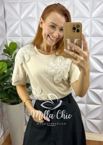 Blusa Com Aplicação Crochê Areia - Milla Chic