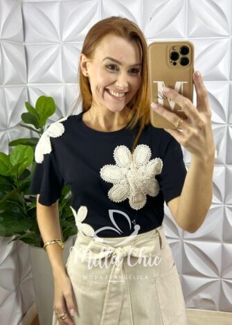 Blusa Com Aplicação Crochê Preta - Milla Chic