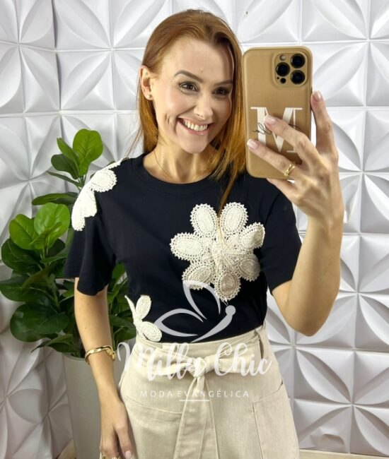 Blusa Com Aplicação Crochê Preta - Milla Chic