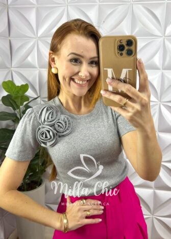 Milla Chic - millachic com br blusa flor canelado de viscose cinza Blusa Flor Canelado De Viscose - Cinza - Milla Chic